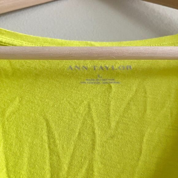 Ann Taylor Tee Shirt Top Yellow Womens Size L V Neck Cap Sleeve - Picture 2 of 4